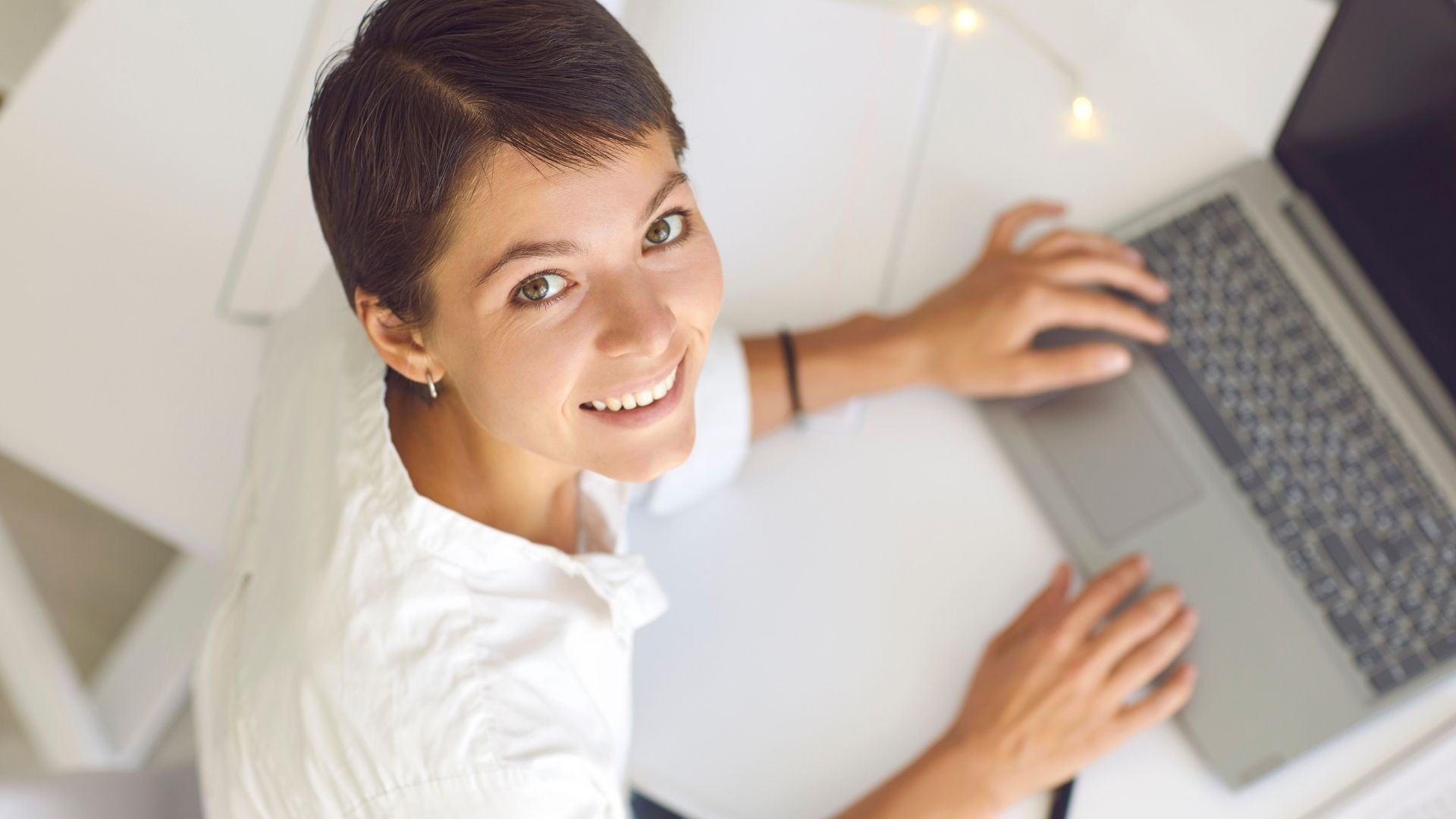 Marketing szövegírás: Komáromi Zsombor SEO szakértő útmutatója