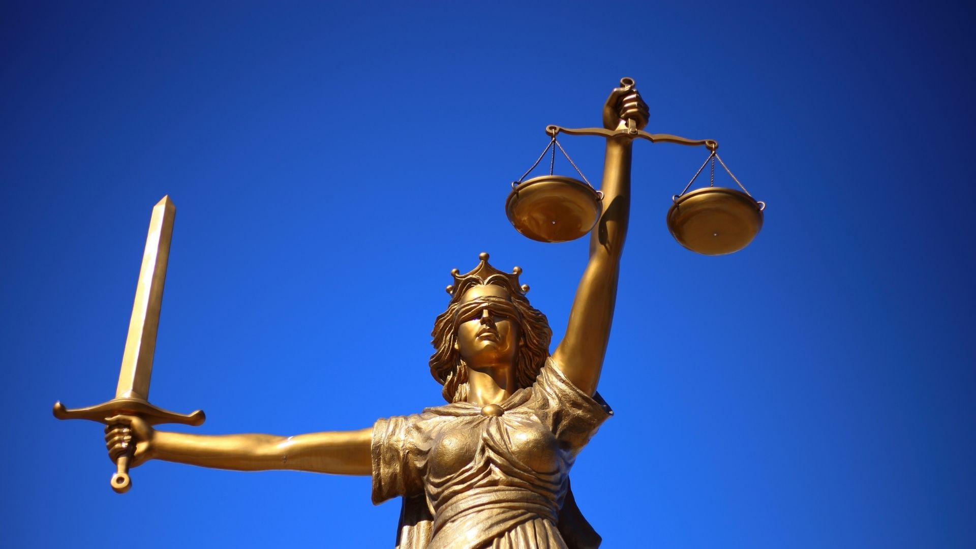 Ügyvezetéstől eltiltott személyek és alanyi adómentes egyéni vállalkozó